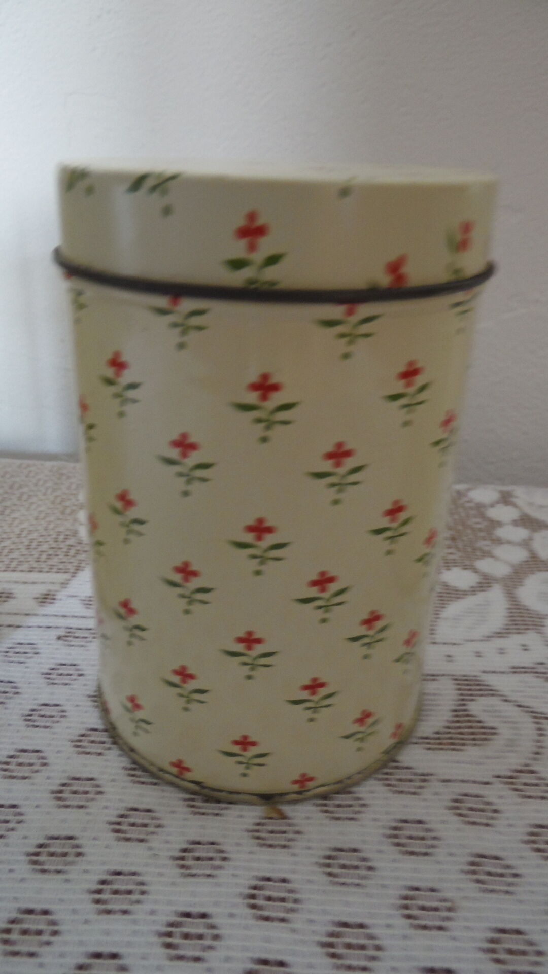 Set of 4 vintage tole pots