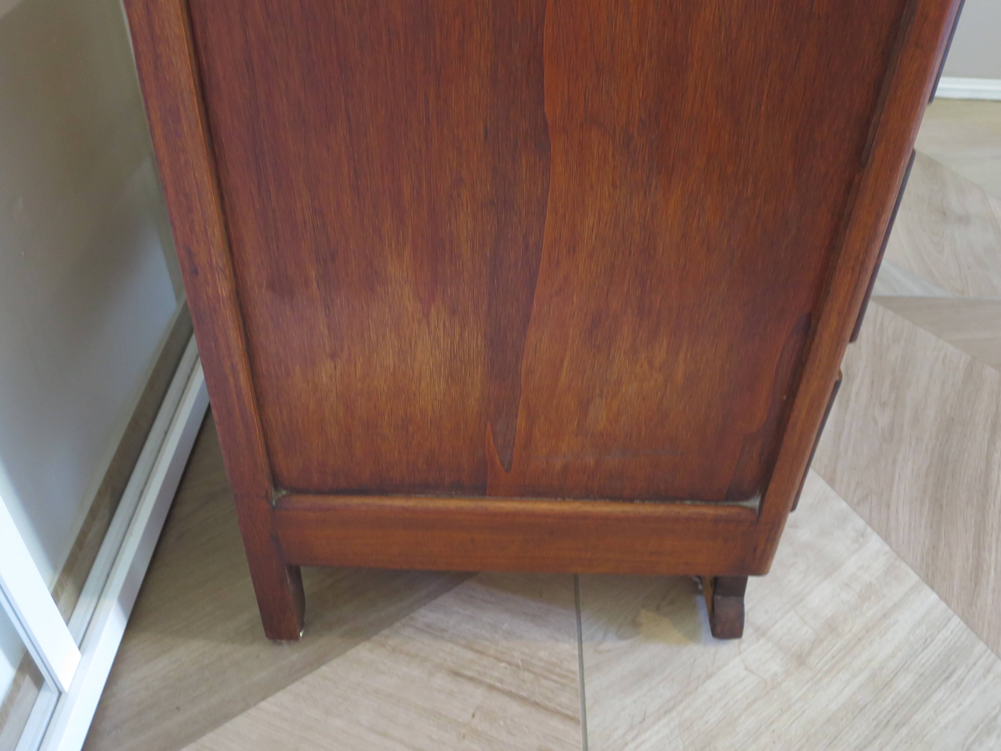 Rare - belle commode art déco 4 tiroirs - années 60 - Patine noyer - Pieds moustache