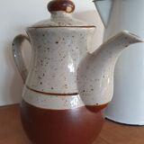 Two-tone sandstone teapot