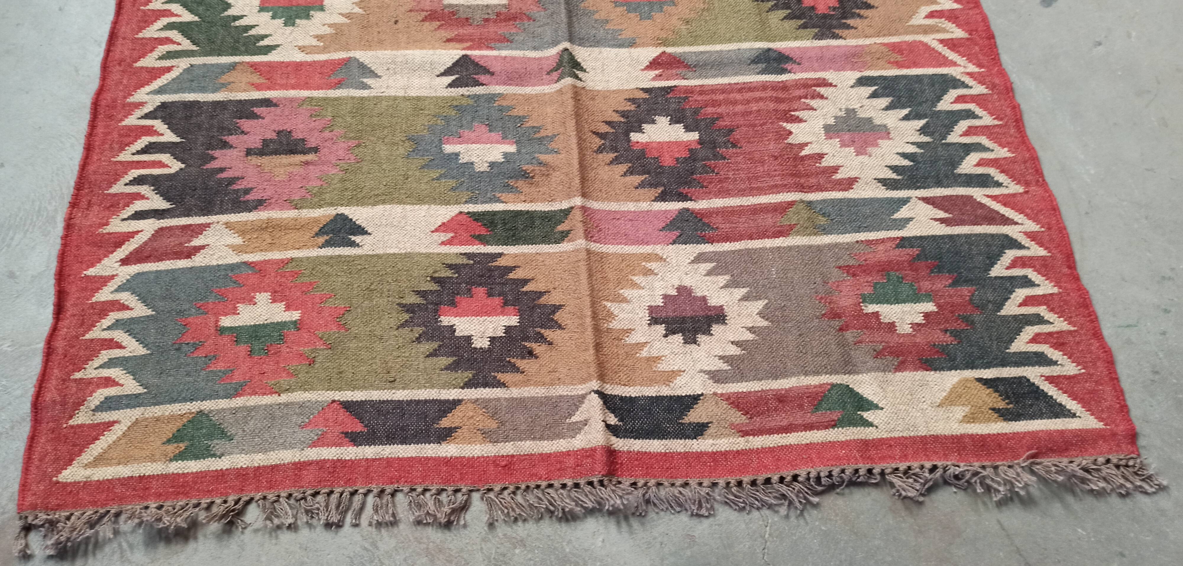Kilim rug in jute and cotton. 150cm x 240cm