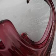 Grand centre de table en verre soufflé rose – design organique –