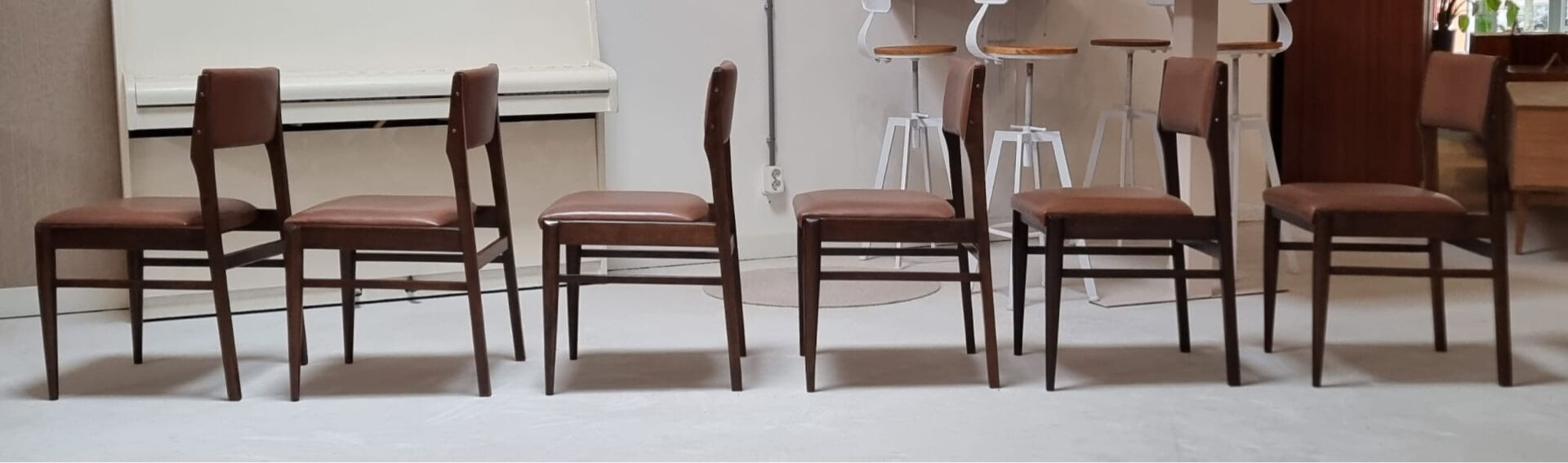 Chaises du milieu du siècle