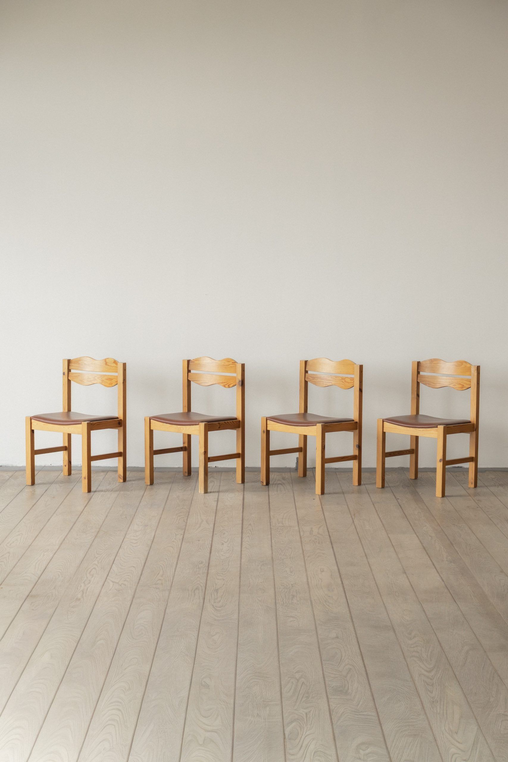 Dining chair (set of four)