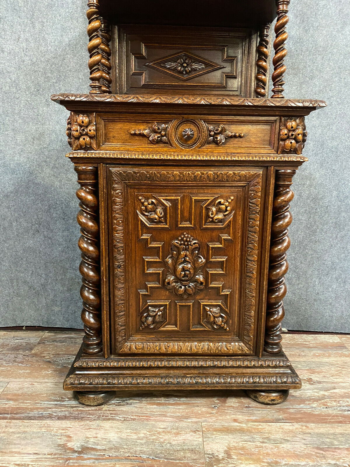 Furniture between two renaissance hunting lodge in solid oak around 1850.