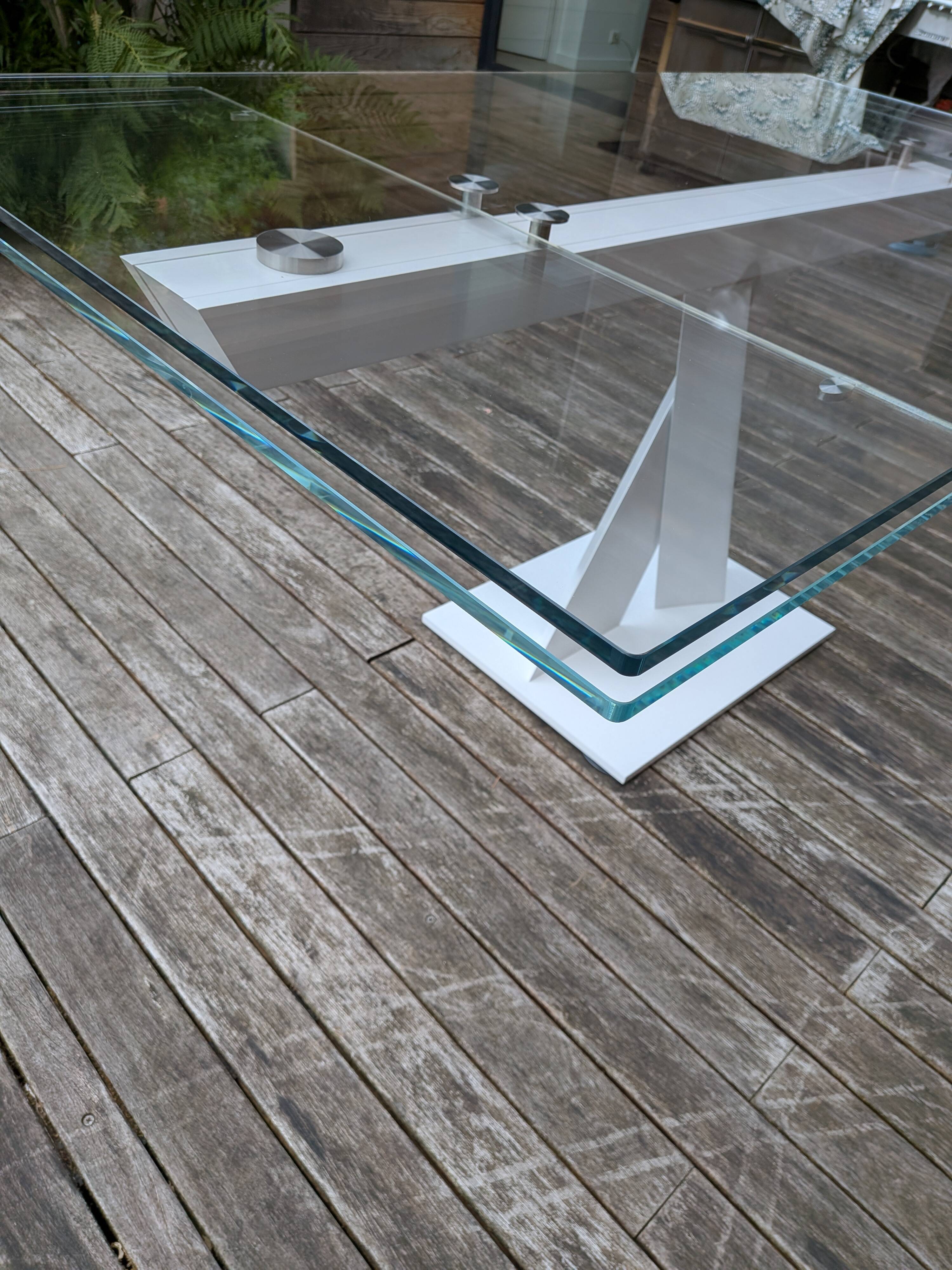 Roche Bobois table model Axel white