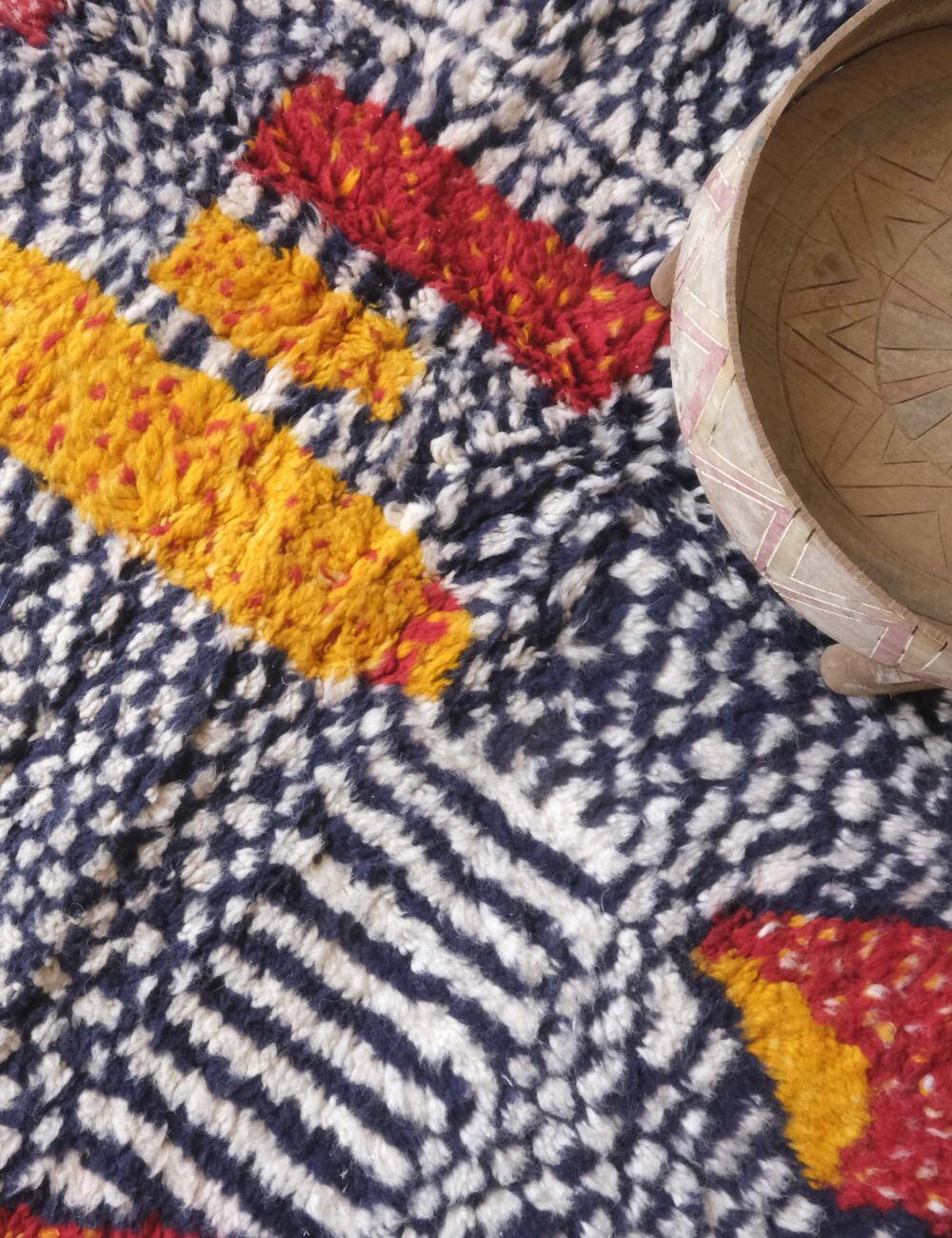 Contemporary Moroccan Rug - 249 x 160 cm