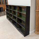 Grand meuble à casiers en métal