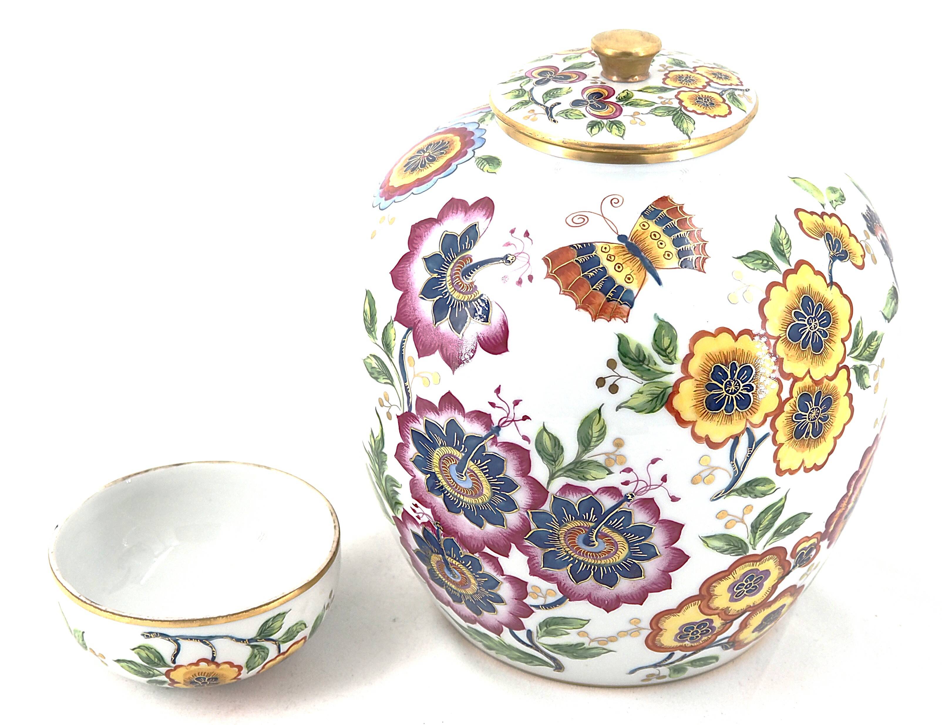 Le Tallec in Paris, complete covered porcelain pot, signed, excellent condition.