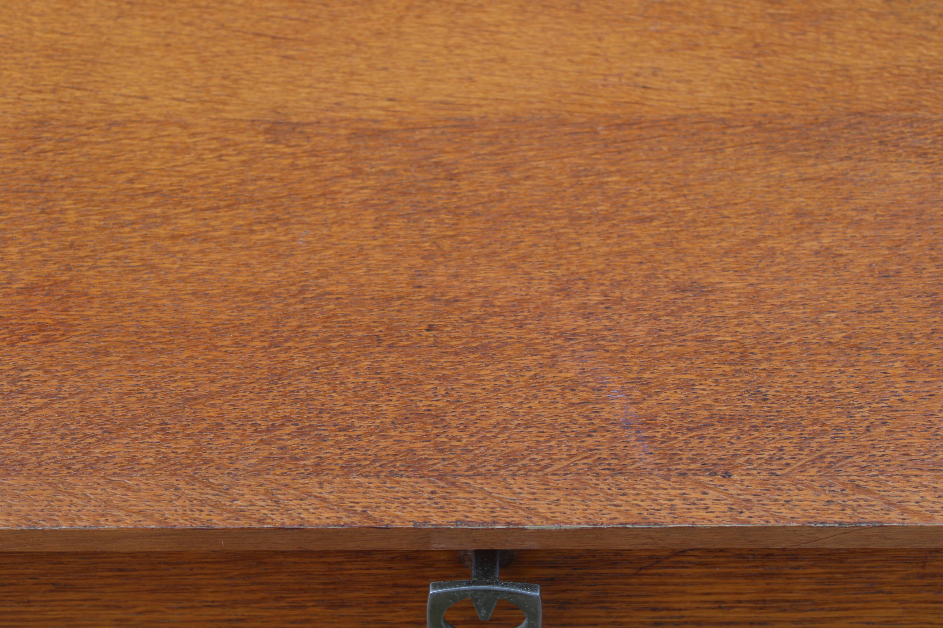 Bedside table spindle feet