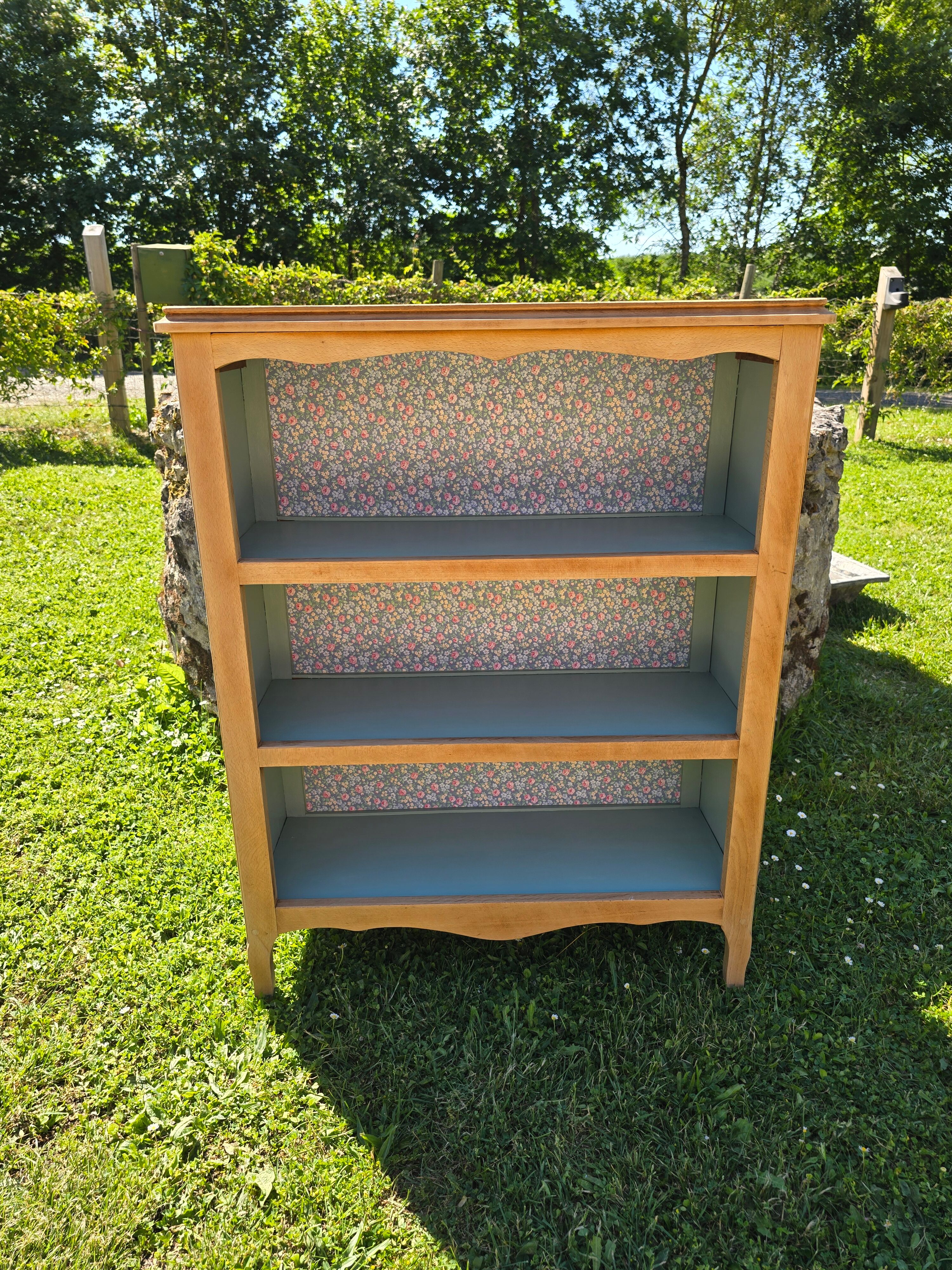 Bibus accent furniture bookshelf in sage green and wood