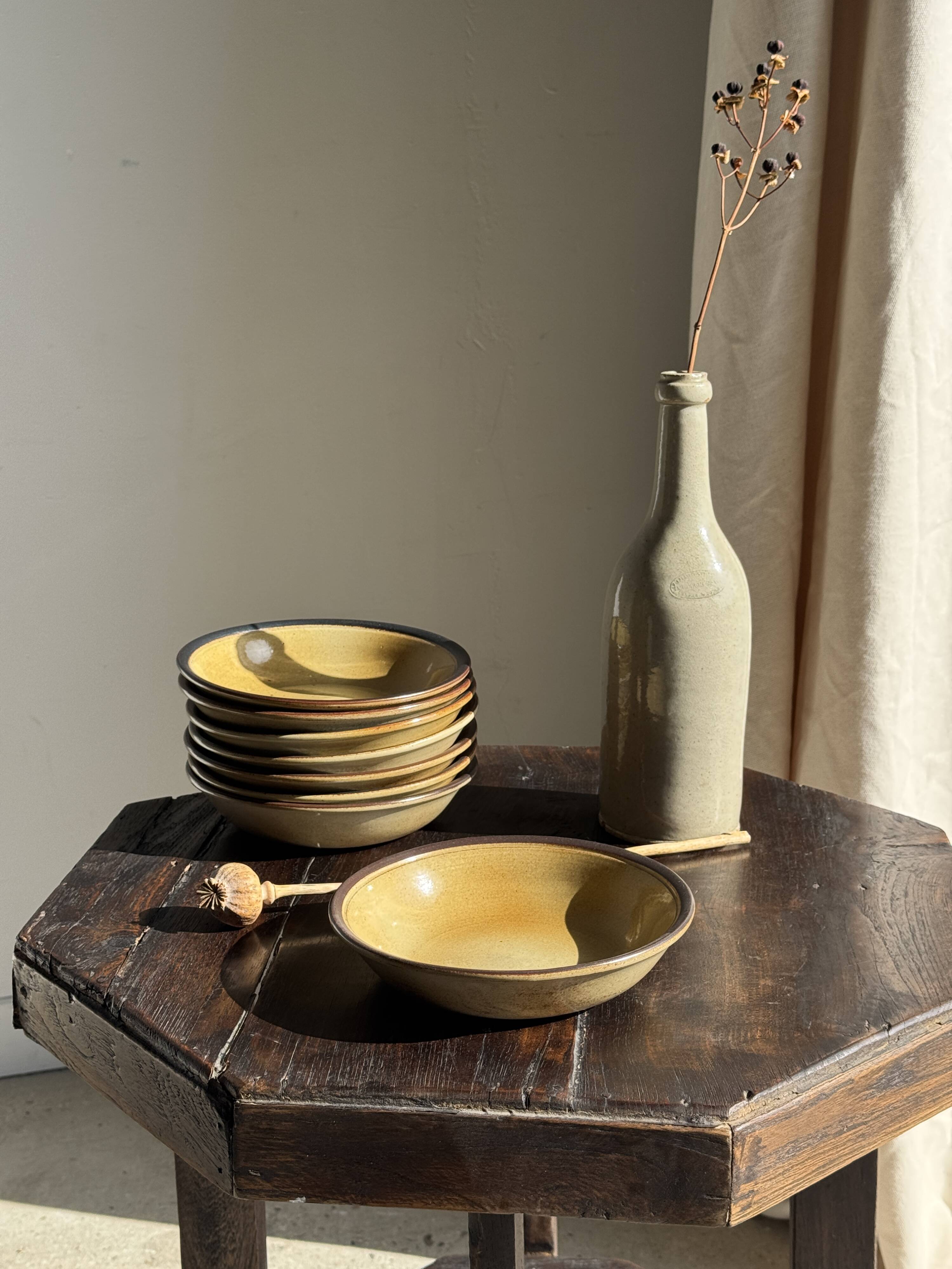 Set of 8 brown-rimmed stoneware deep plates Atelier Saint Simon D19.5