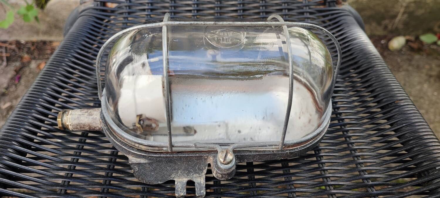 Industrial cast iron and glass wall light Bloc