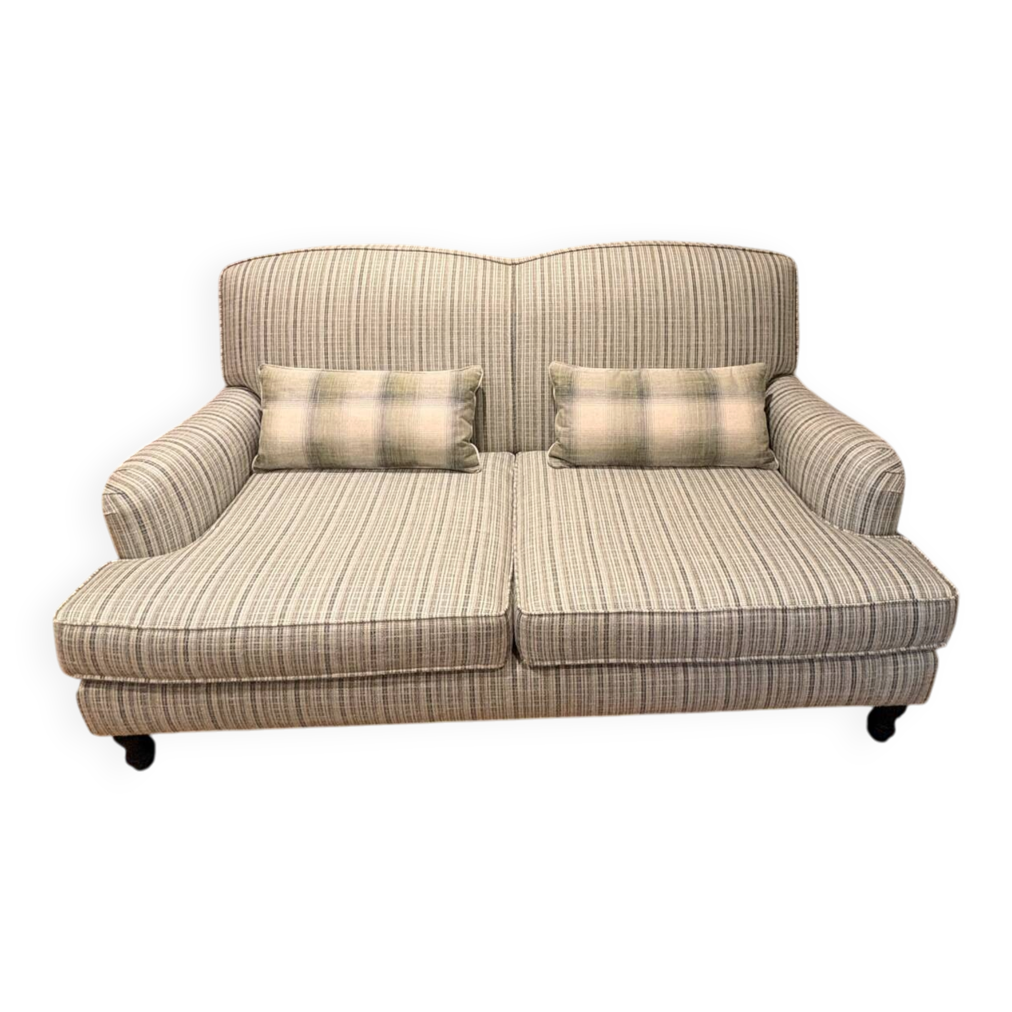 Sofa model Genova upholstered by a upholsterer.
