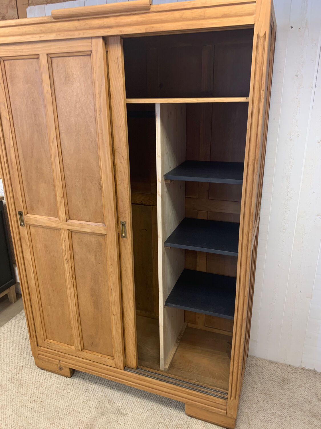 Armoire parisienne portes coulissantes