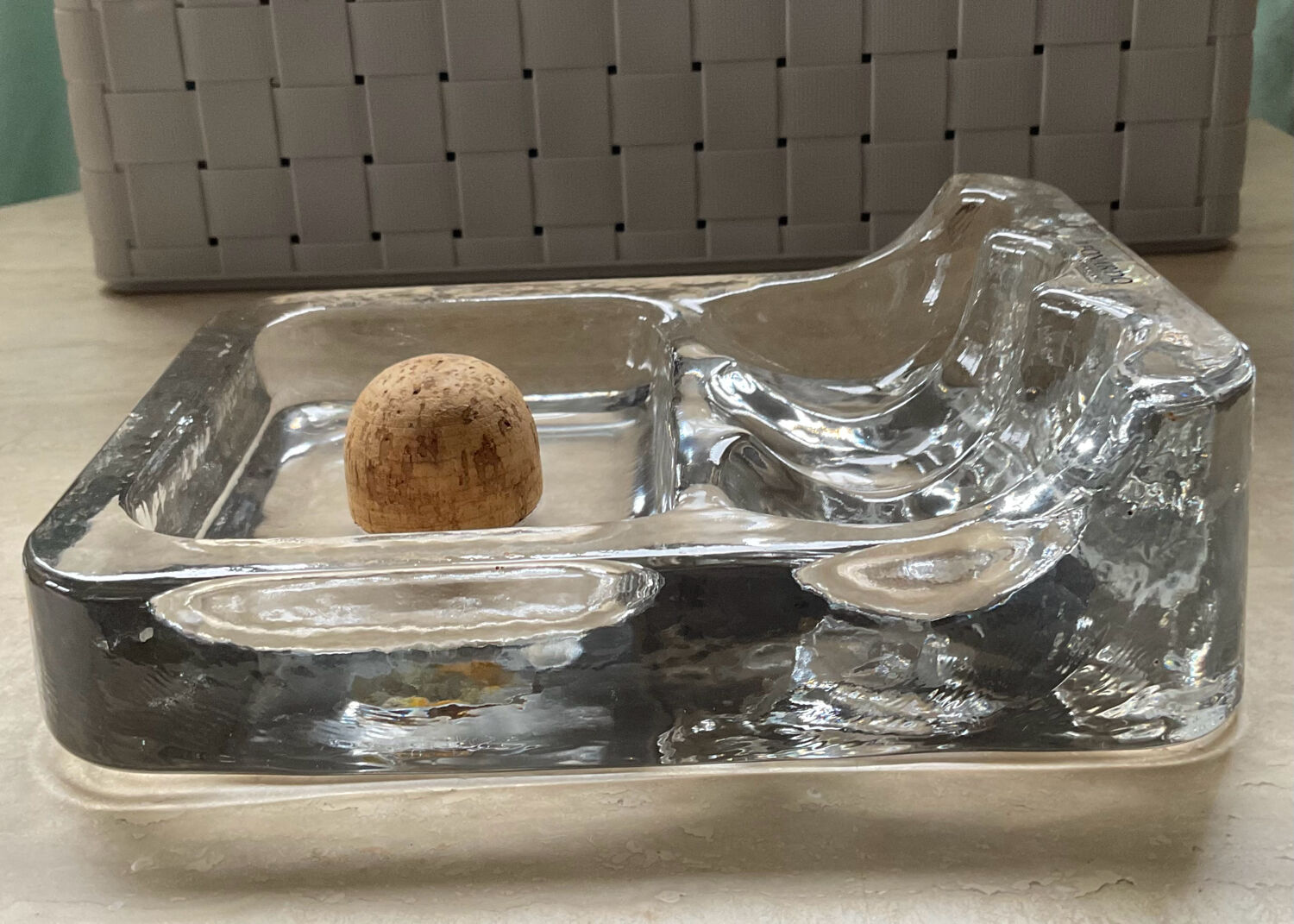 Cendrier à pipe vintage en verre moulé