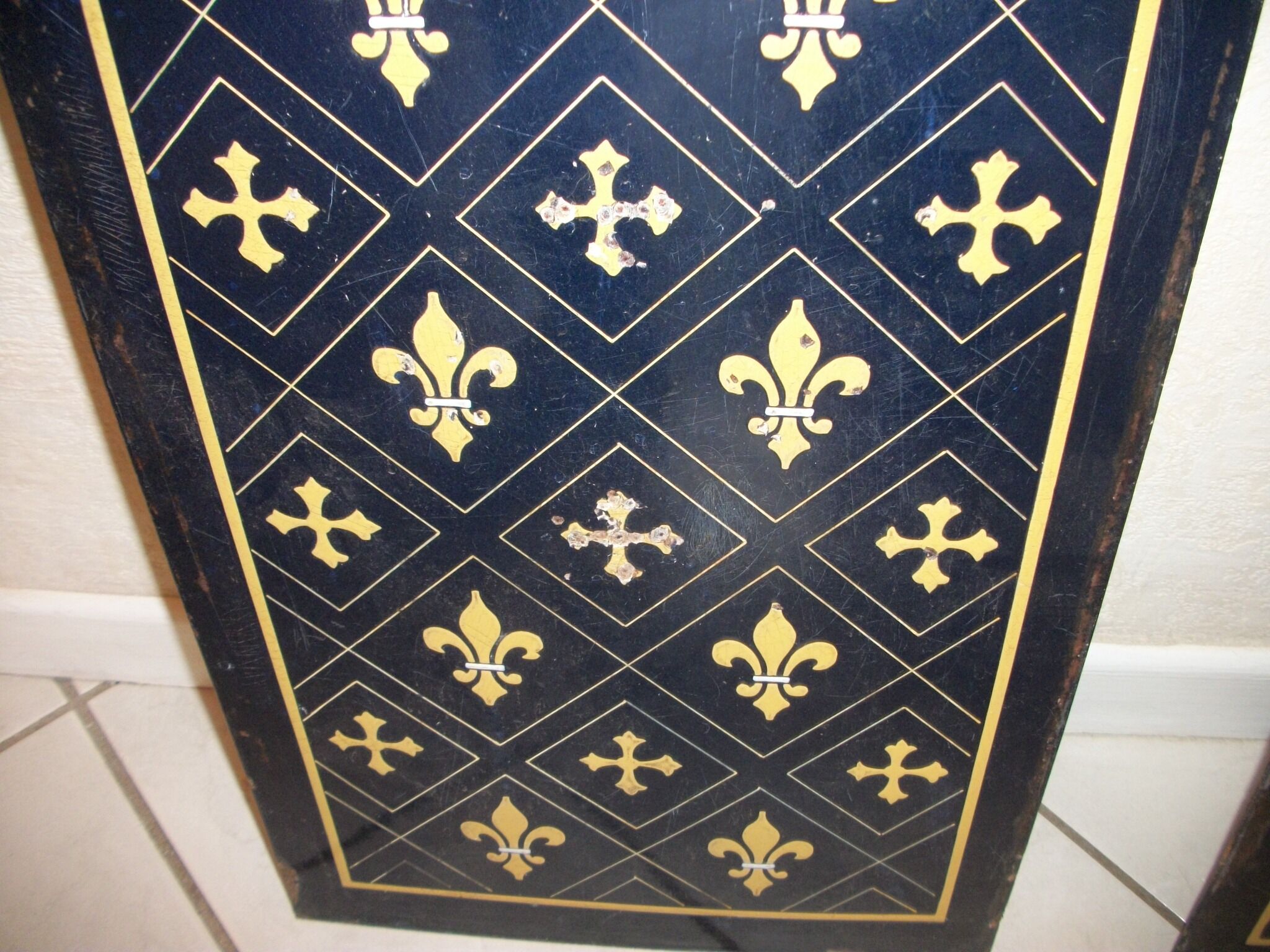 Plaques émaillées fleurs de lys