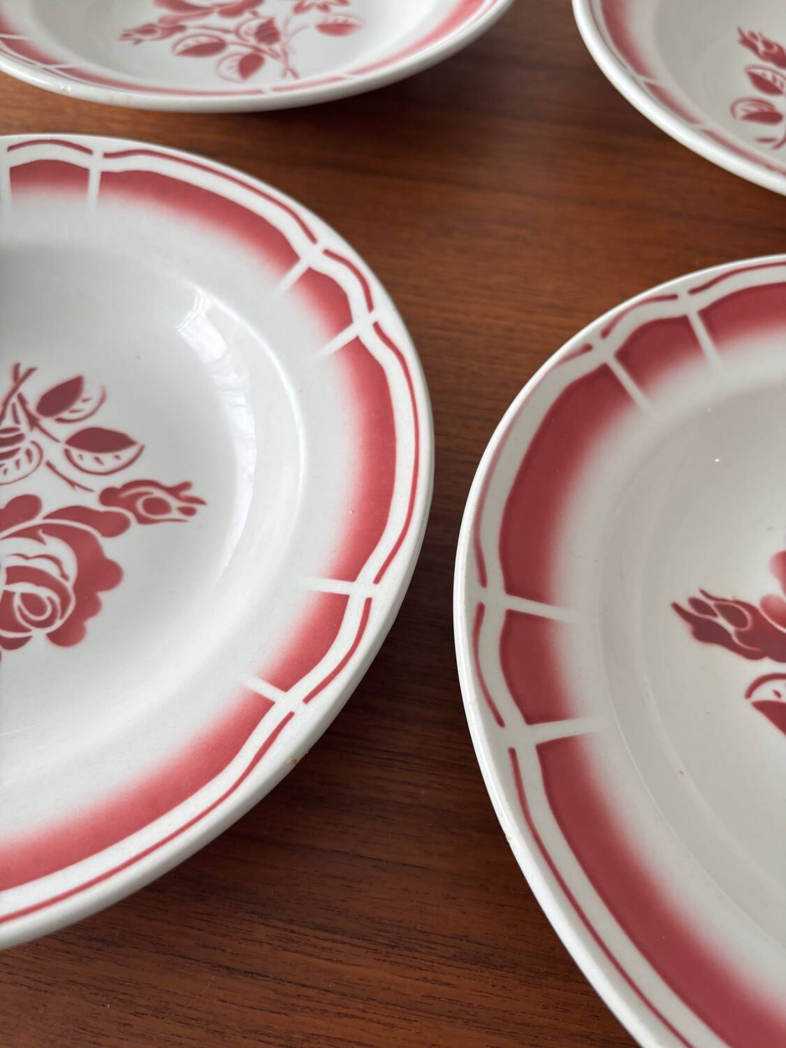 Lot of 4 red deep plates Badonviller – Vintage bistro crockery