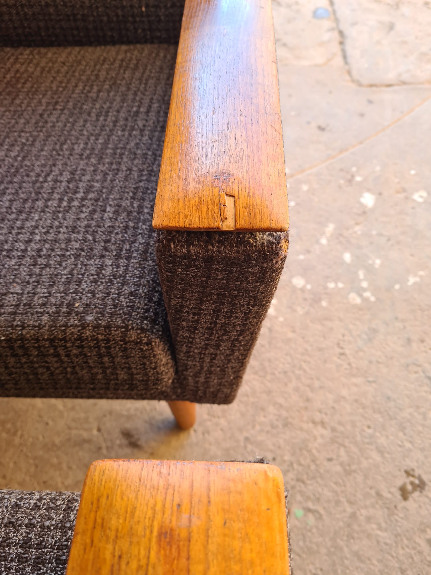 Paire de fauteuils club 70"