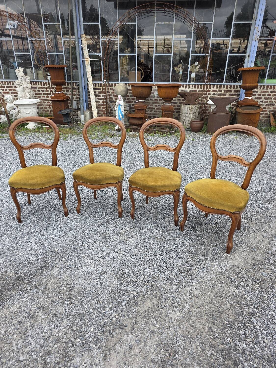 4 chaises style Louis Philippe en noyer