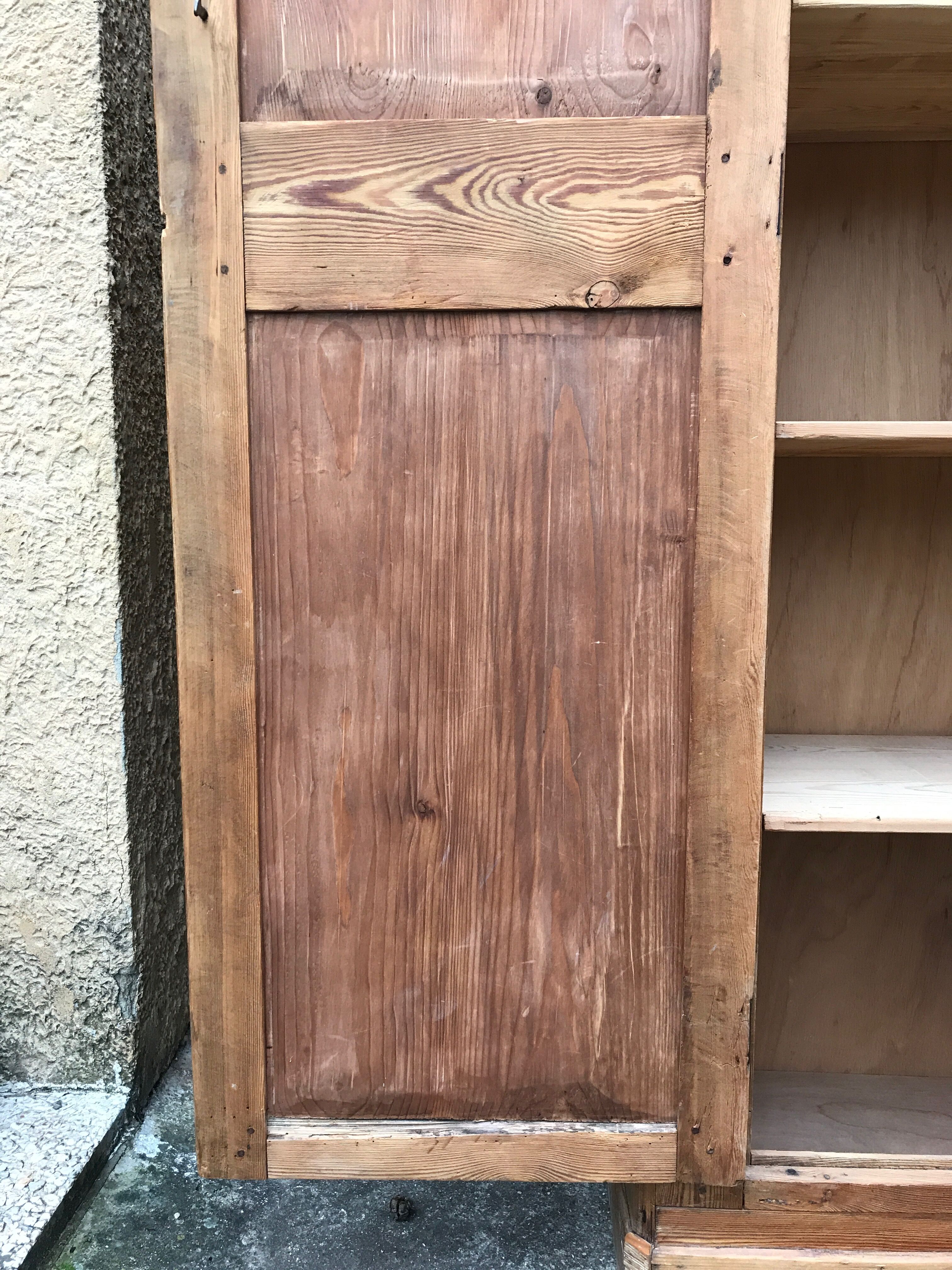 Armoire en bois