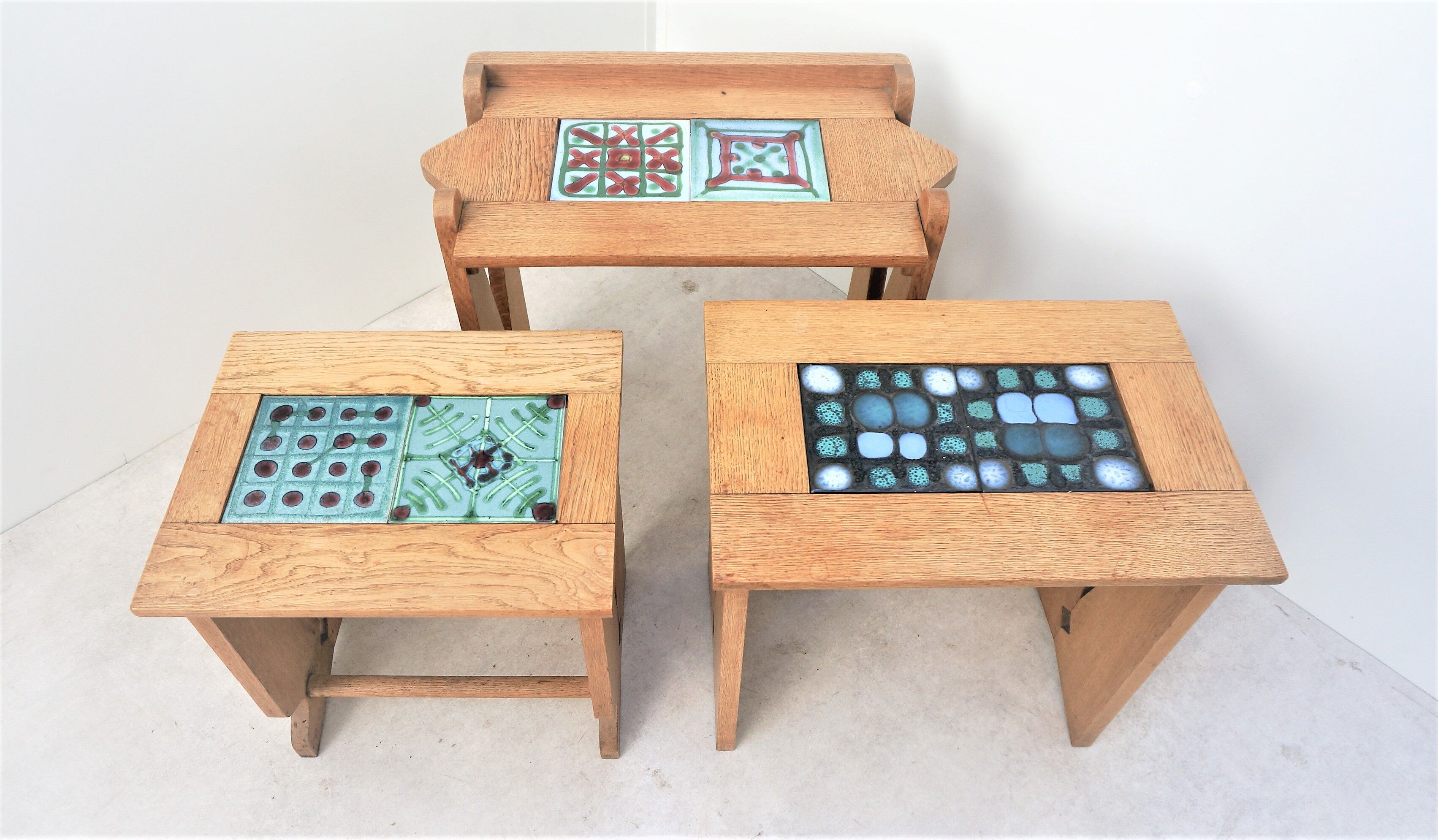 Pull out tables Guillerme and Chambron