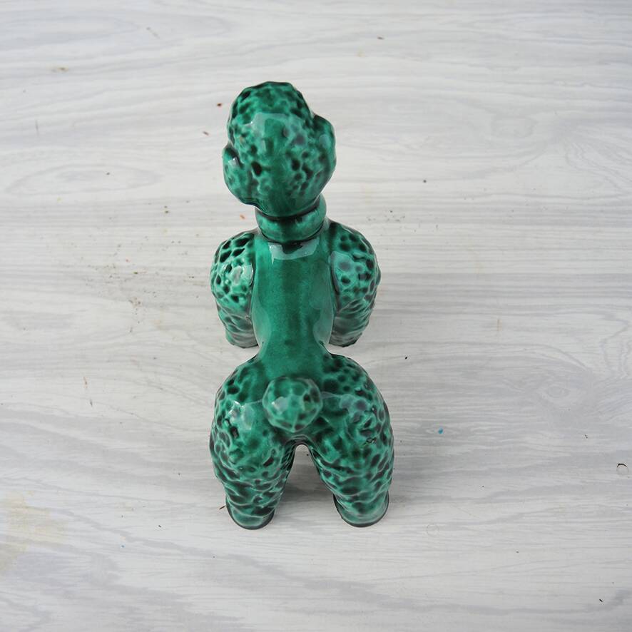 Ancienne figurine caniche en barbotine verte
