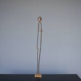 Sculpture en métal représentant un personnage debout. XXe siècle