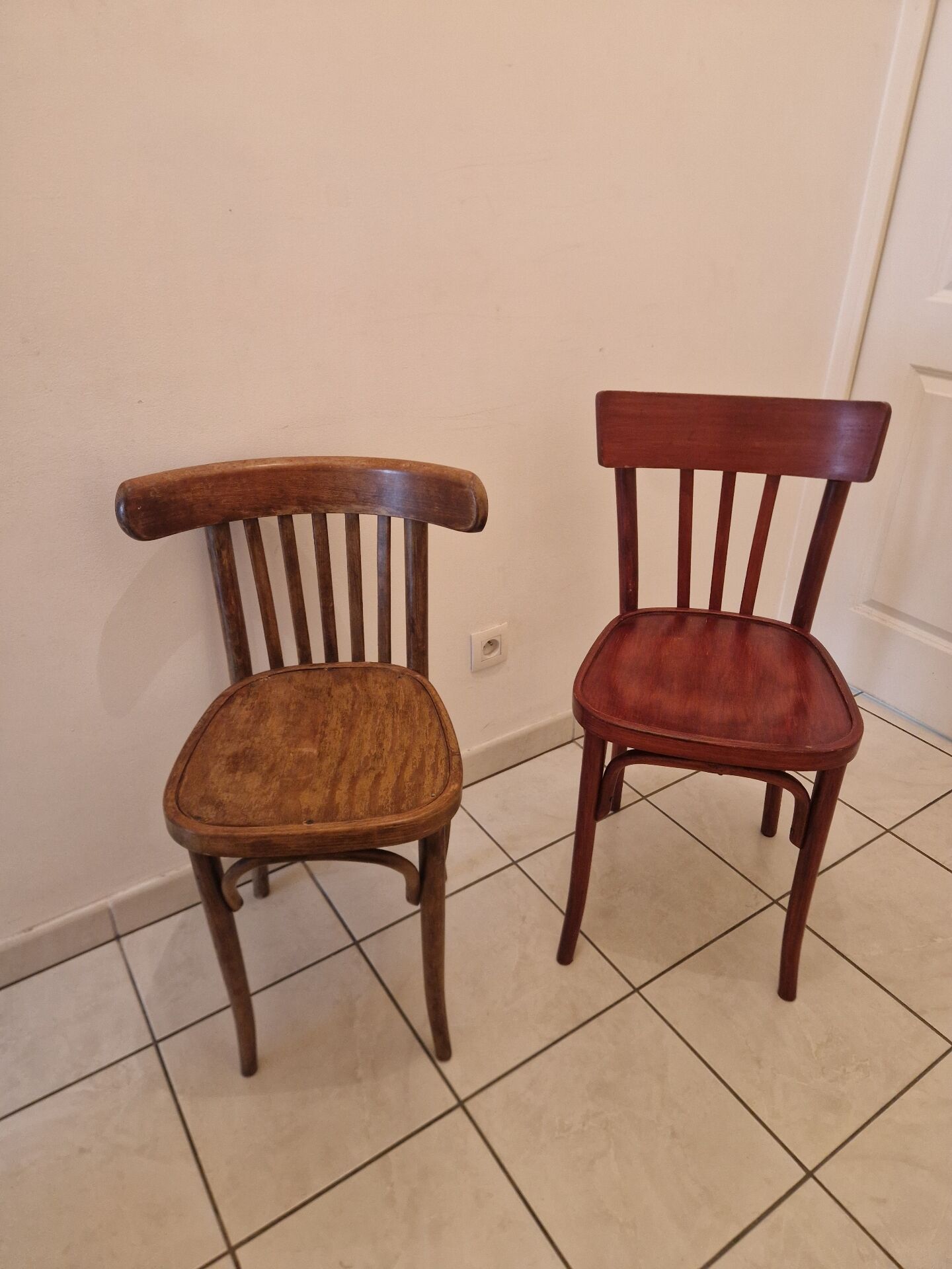 Lot de deux chaises bistro