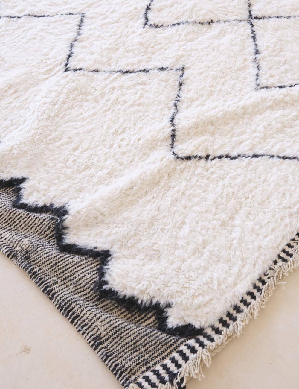 Beni Ouarain White Diamond Rug - 348 x 249 cm