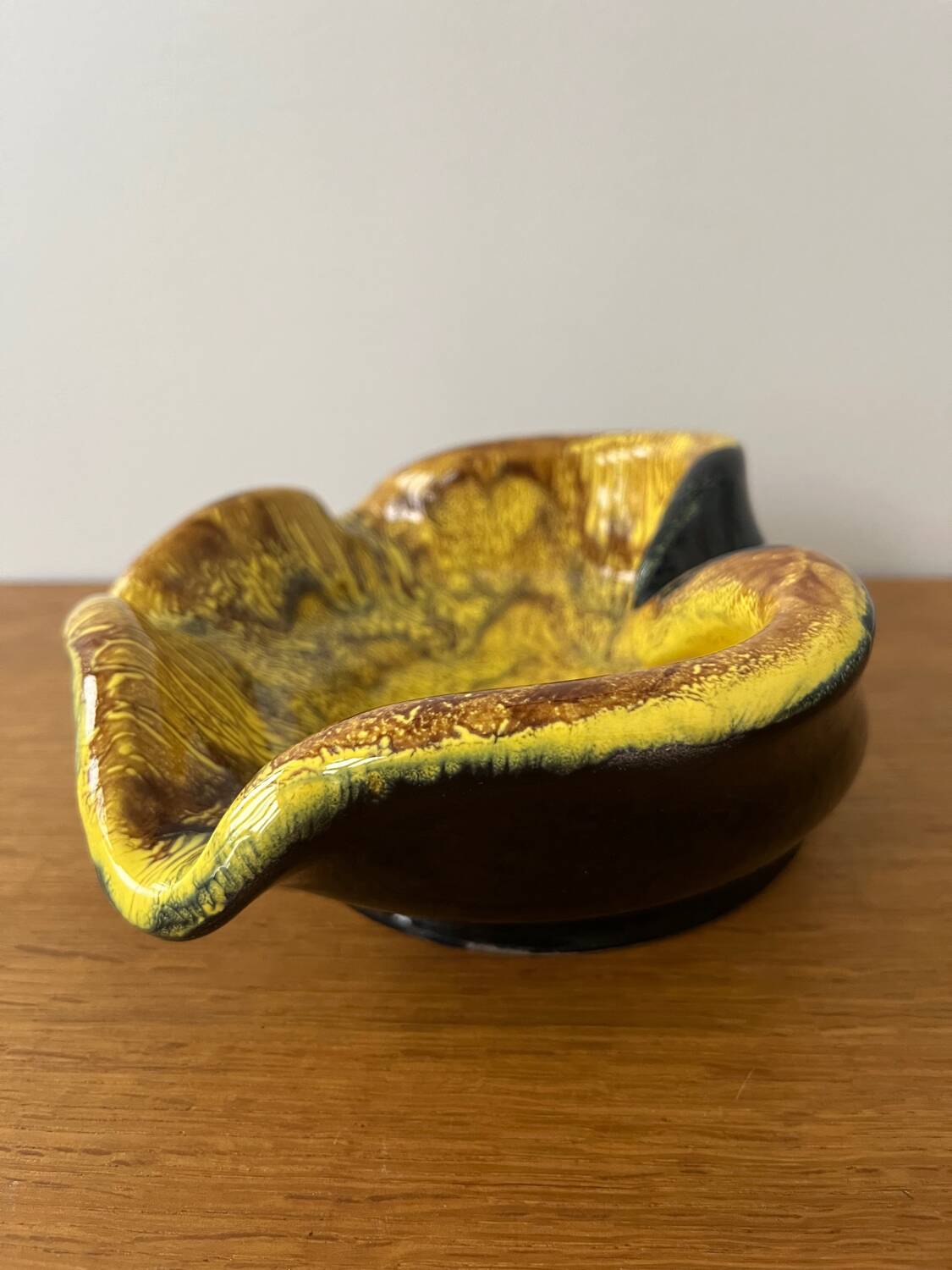 1950s/60s glazed ceramic trinket tray