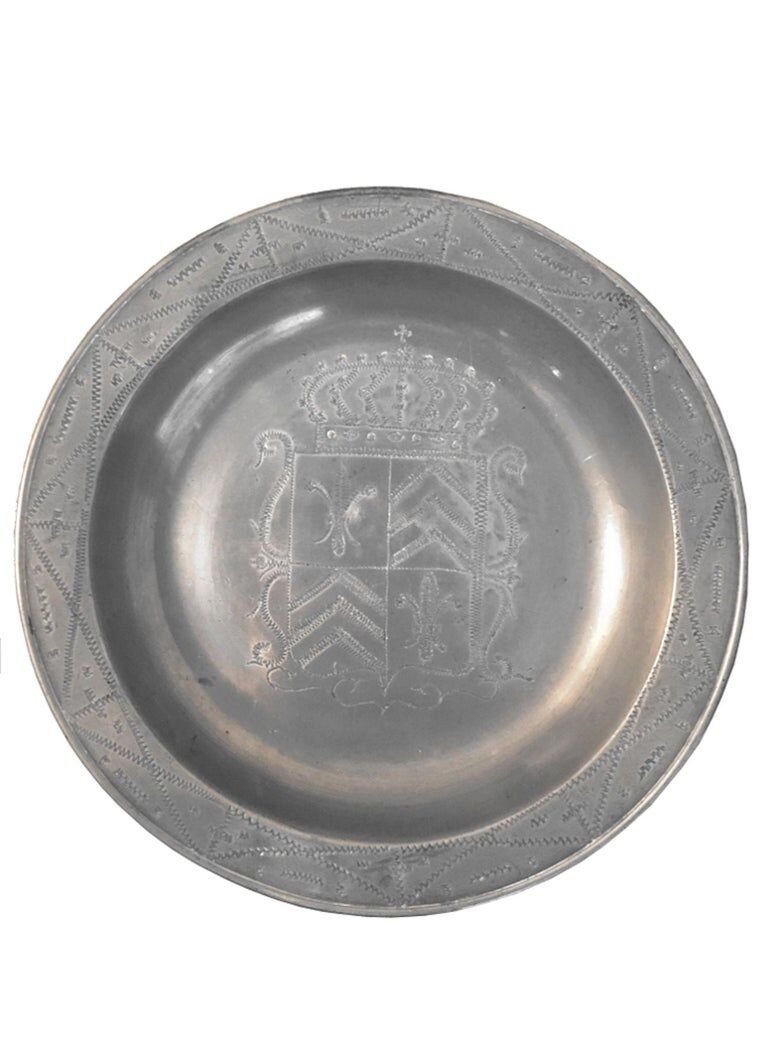 Dish with coat of arms, 18th century