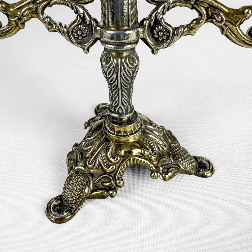Paire de chandeliers rocaille métal doré
