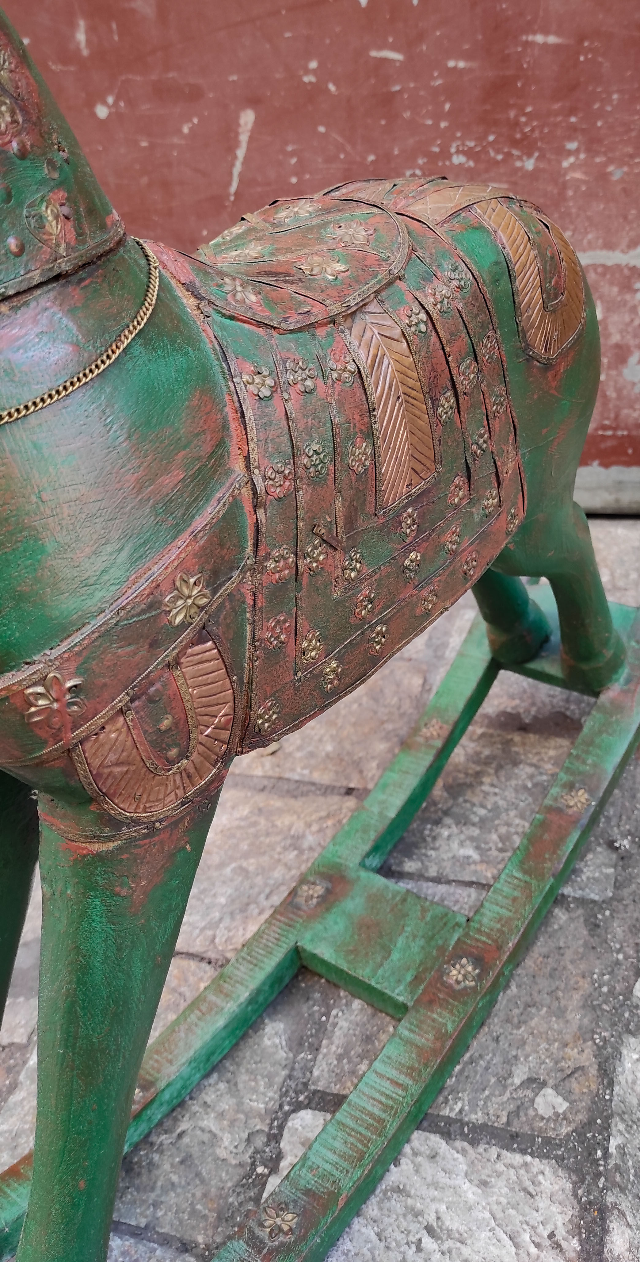 Cheval a bascule en bois indien