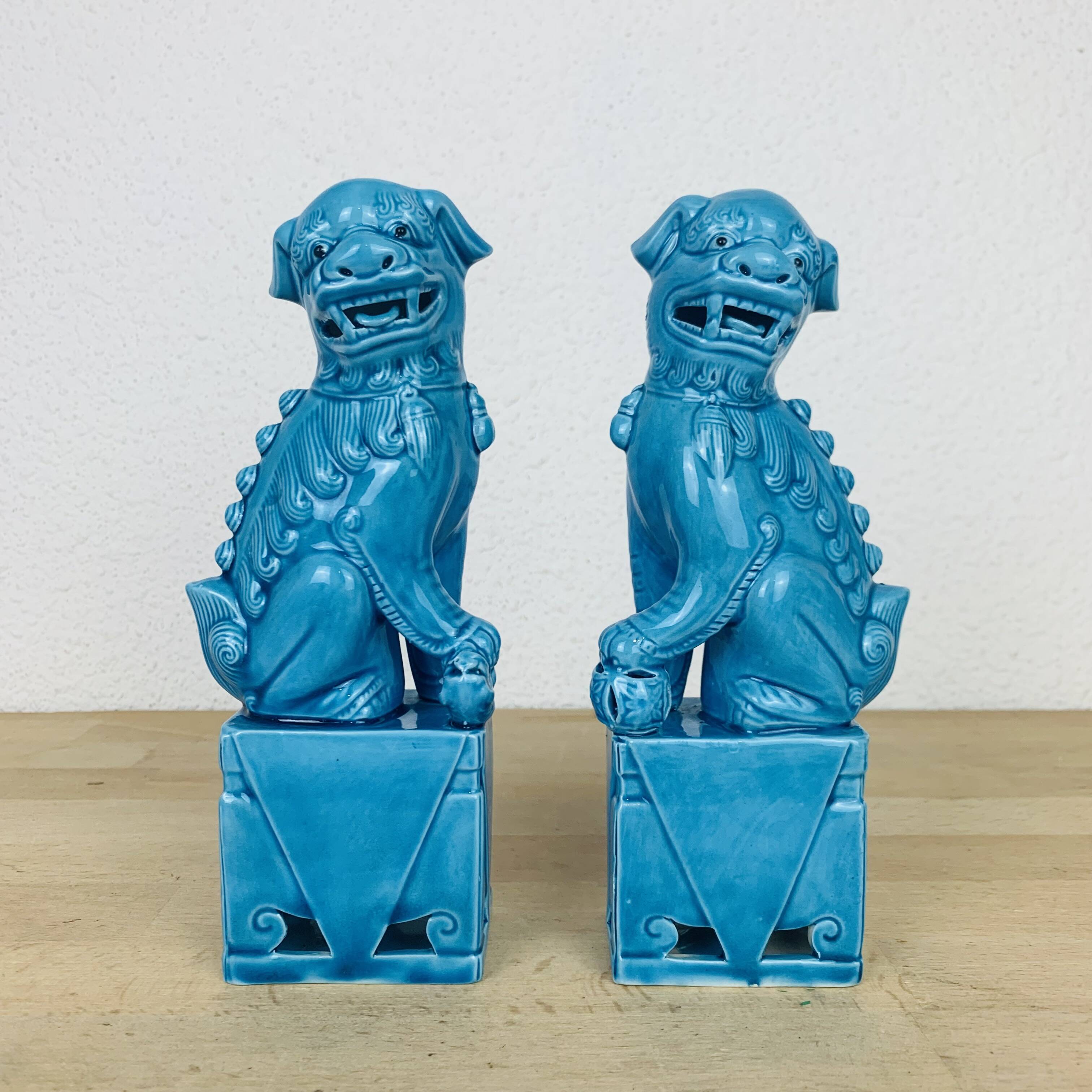 Pair of blue ceramic Fô dogs