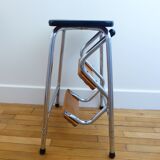 Stepladder walking retractable foot