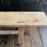 Grand banc en bois brut