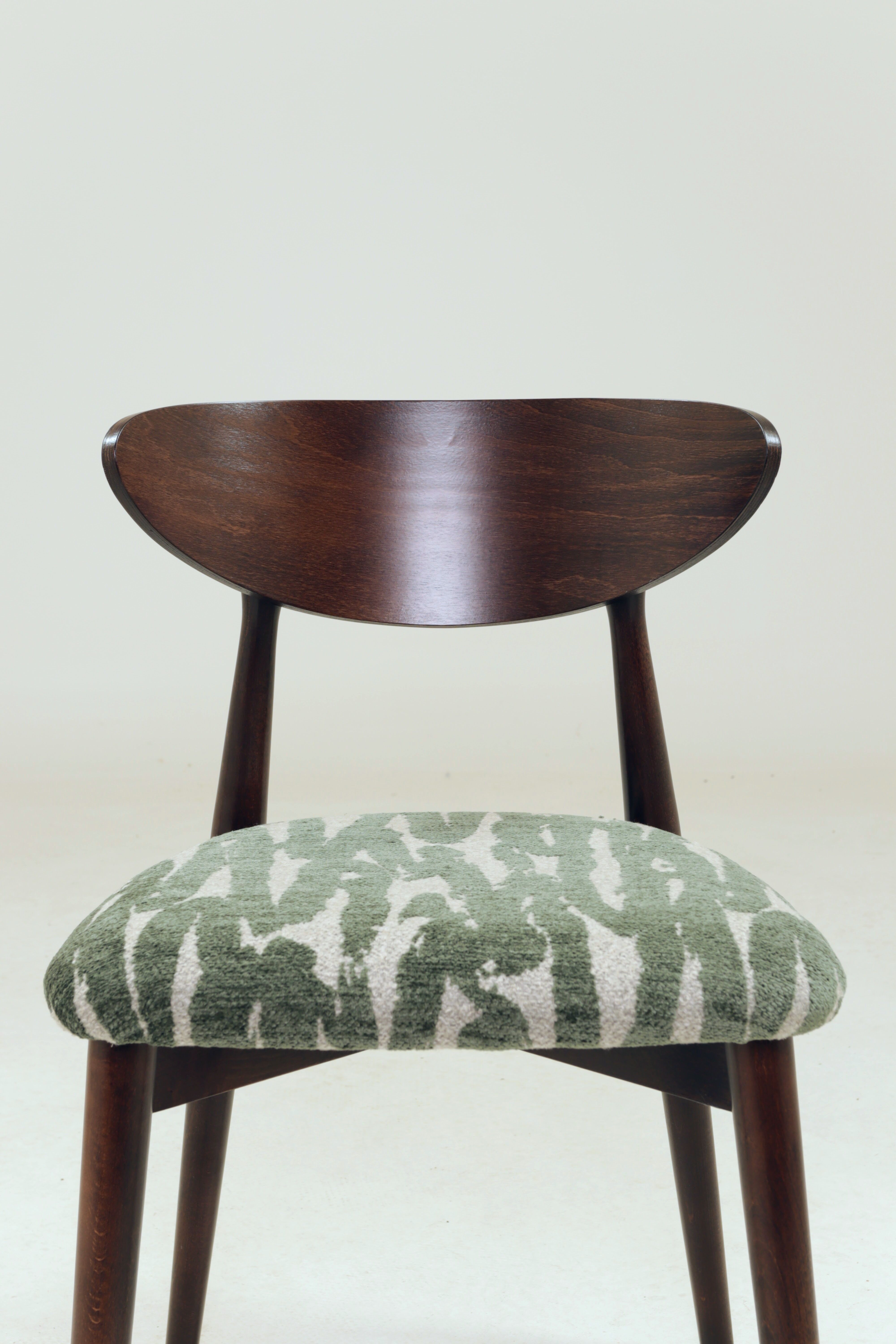 Modern set of 6 dining chairs, jacquard upholstery with patterns.
