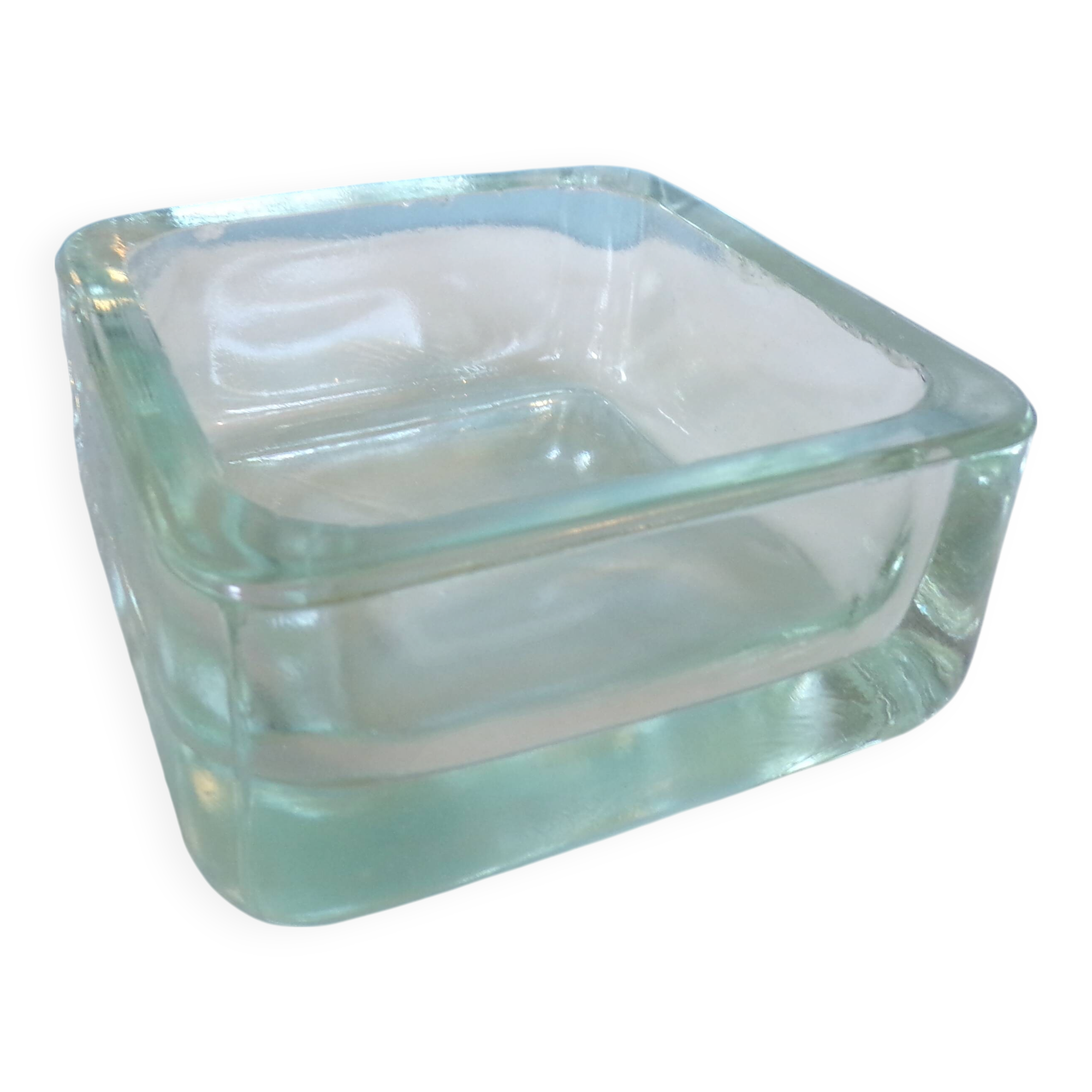 Glass tile pocket emptier