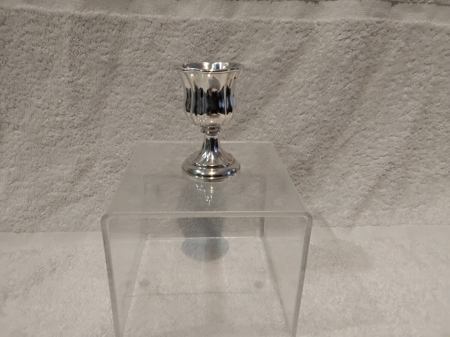 Silver 950 Minerva polylobe egg cup, Doyen silversmith