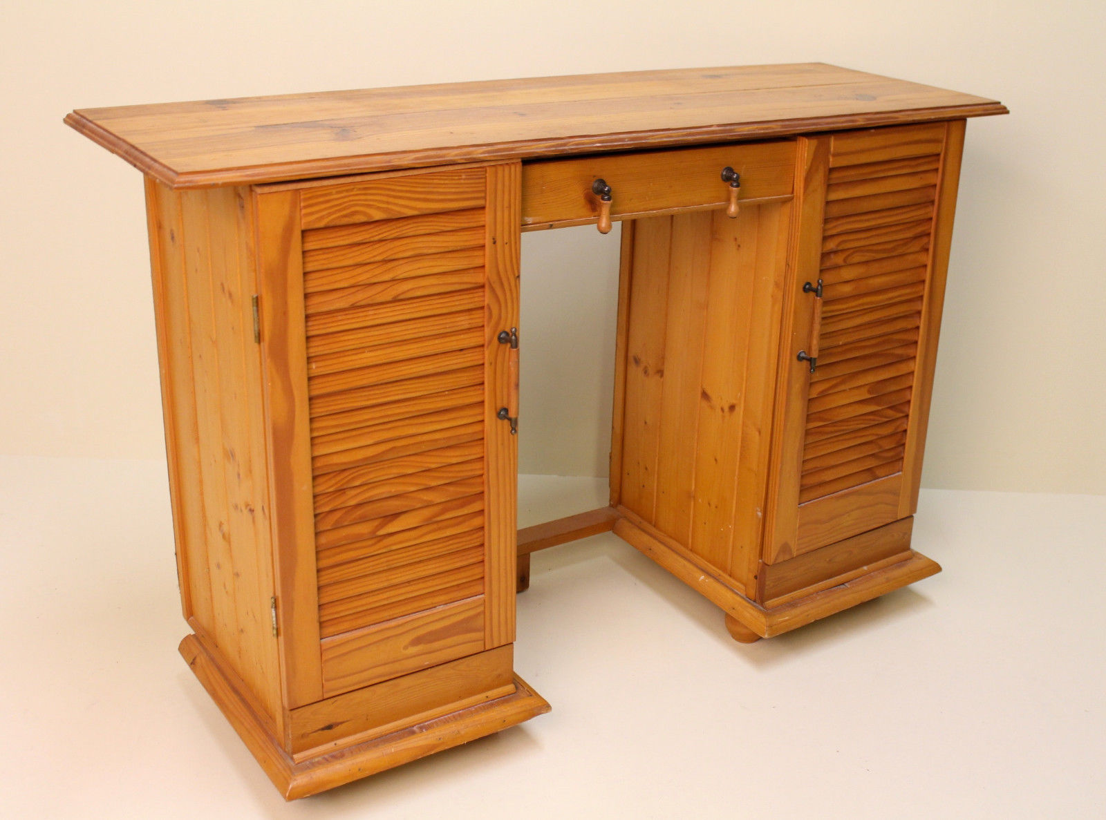 Office in antique pine