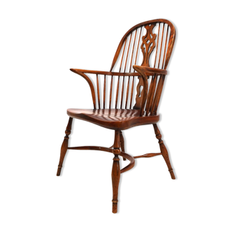 English Windsor chair with armrests