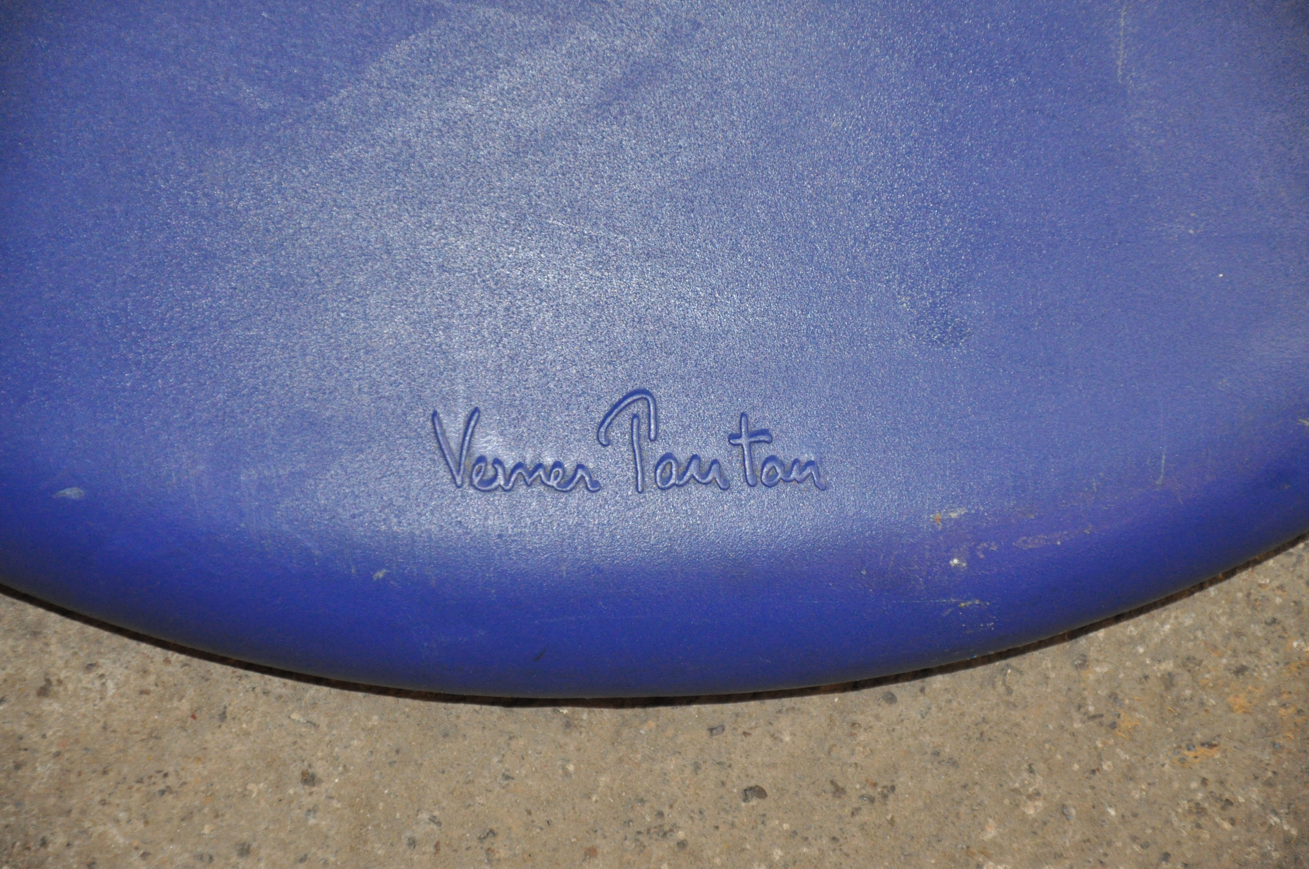 Pair of chairs S Panton re-edition Vitra 2000