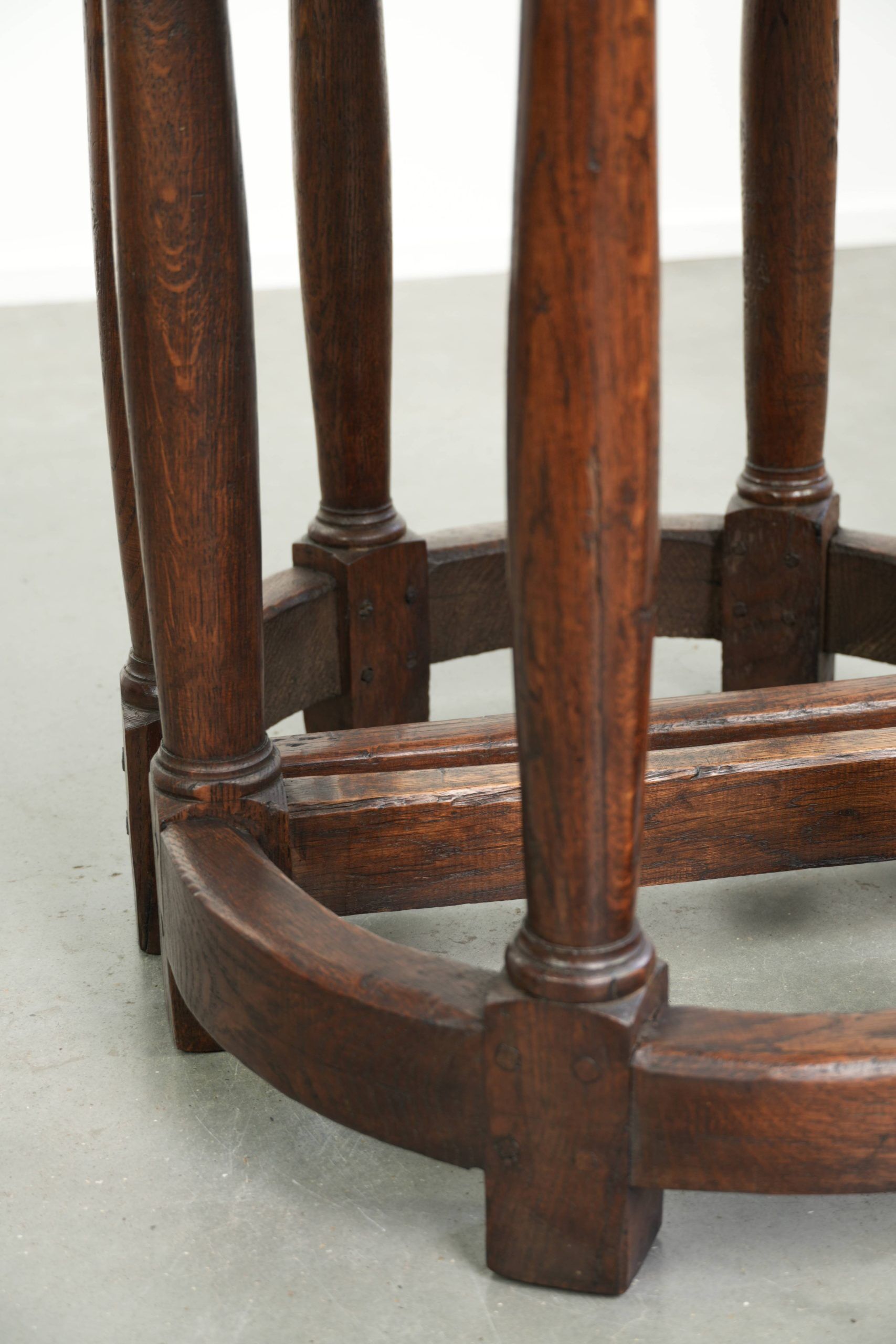 2 tables d'appoint anglaises antiques, fin du 19e siècle