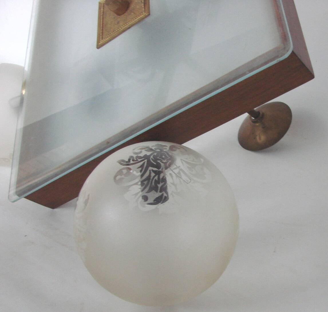 Mid-century vintage chandelier, 1950s, brass, wood and frosted glass, 4x E1