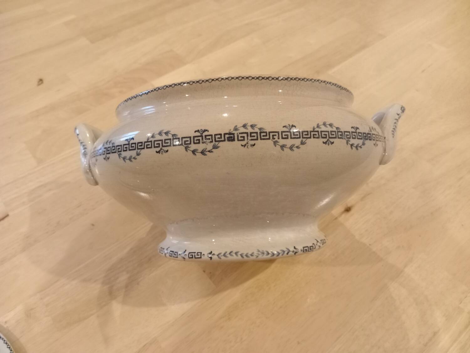 GIEN Iron Earth Soup Tureen