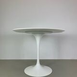 Eero Saarinen Tulip Dining Table white