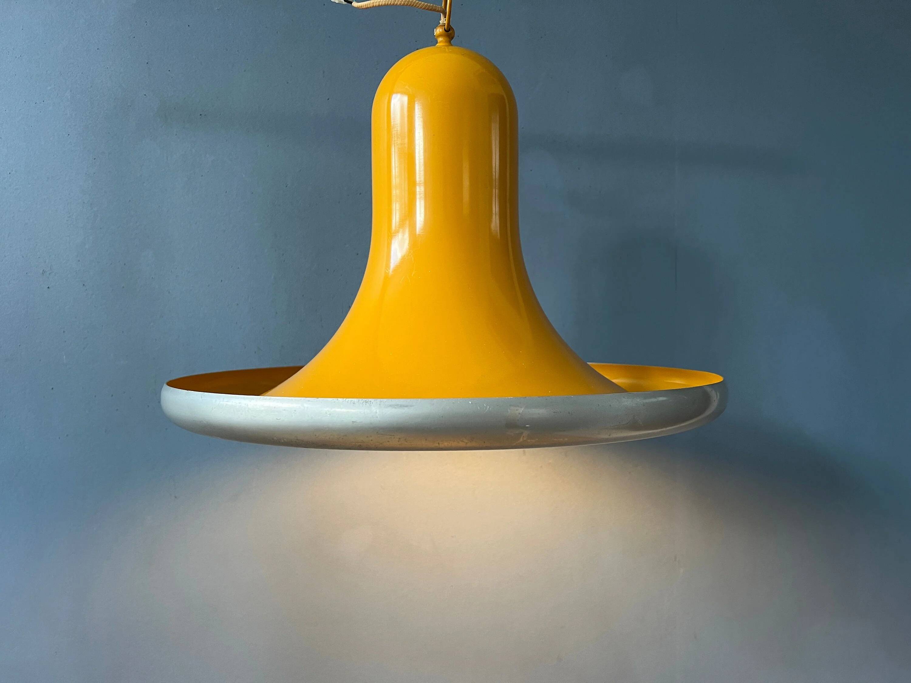 Suspension UFO Space Age yellow Mid-Century