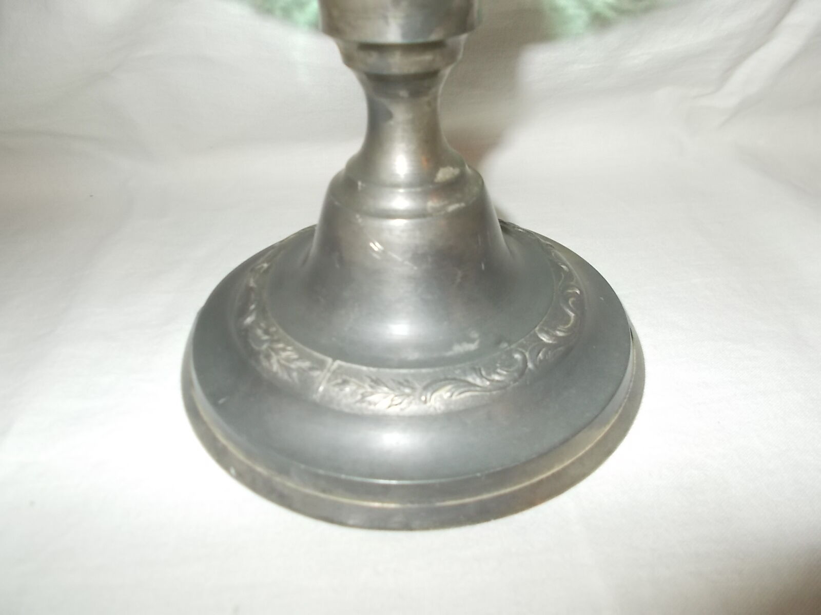 Tin foot oil lamp