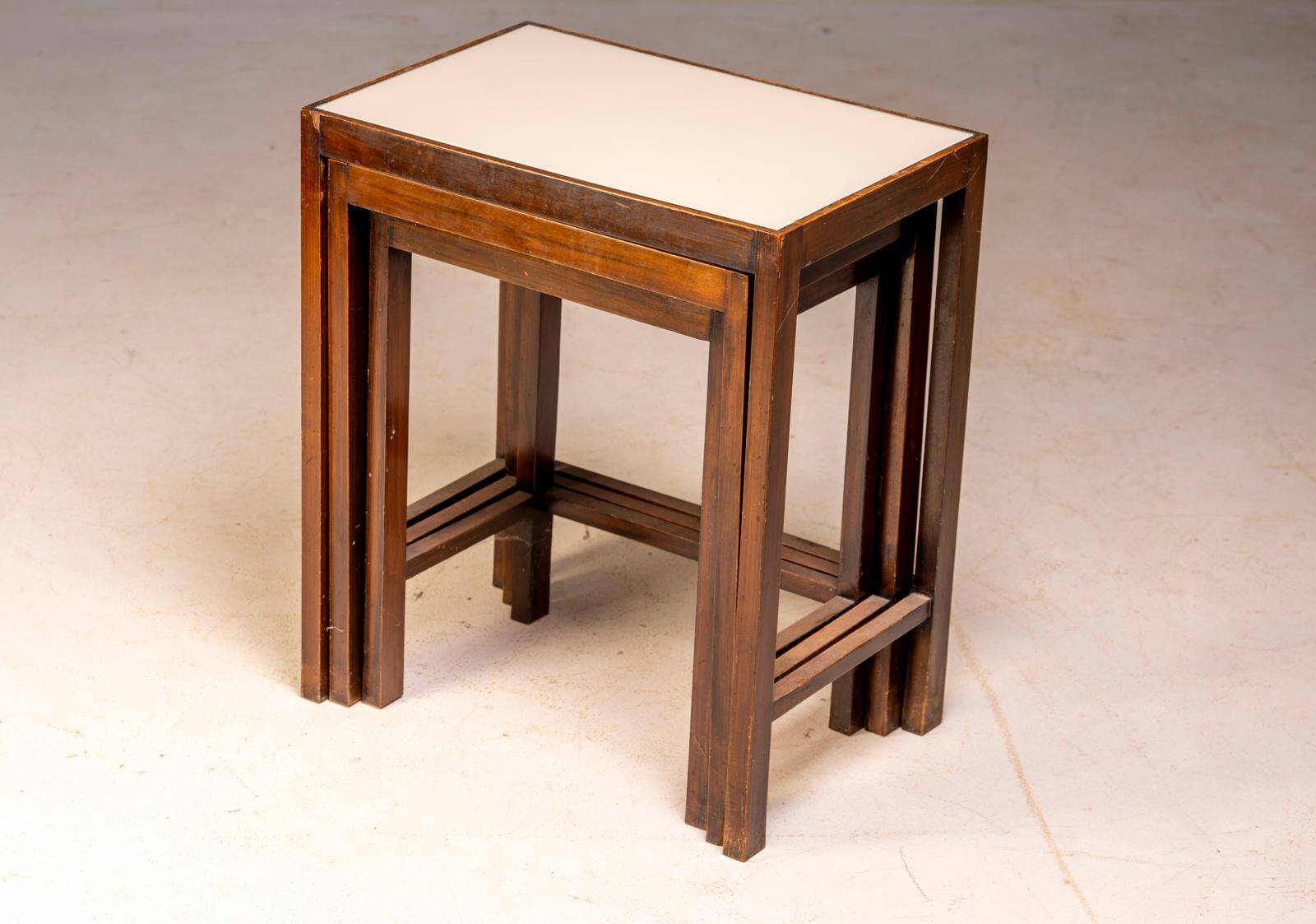 Tables gigognes Art Déco, ensemble de 3, milieu du 20e siècle, Tchécoslovaquie, 70 × 60,5 × 40 cm