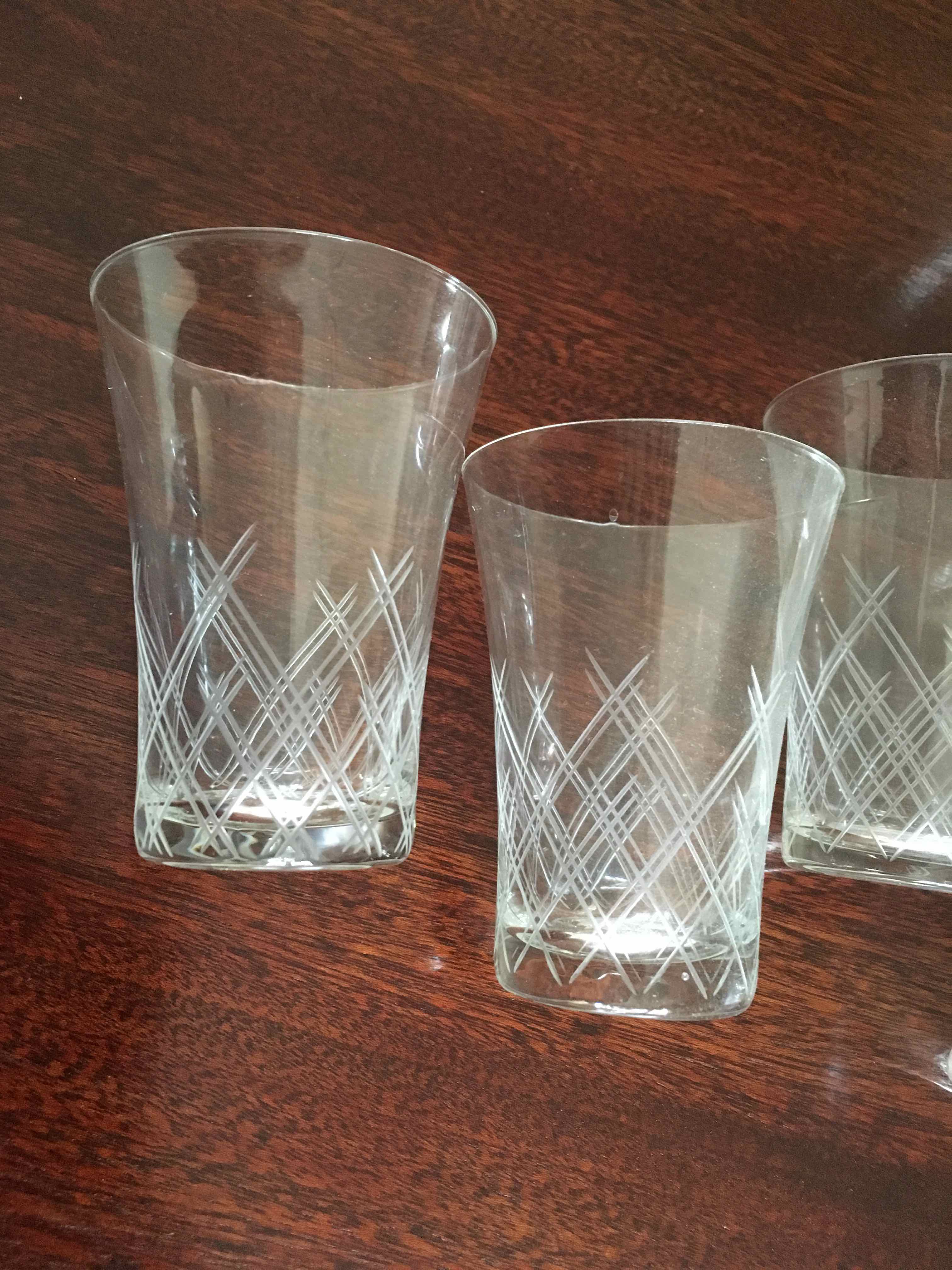Set 8 water glasses or engraved crystal wine